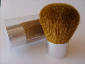 2 x Erth Mineral Makeup Luxury Full Coverage Kabuki Brushes