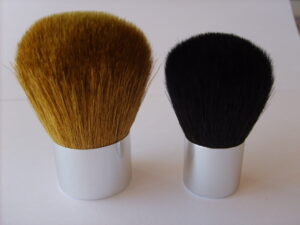 ERTH MINERAL MAKEUP LUXURY FULL COVERAGE KABUKI BRUSH + BABY KAB